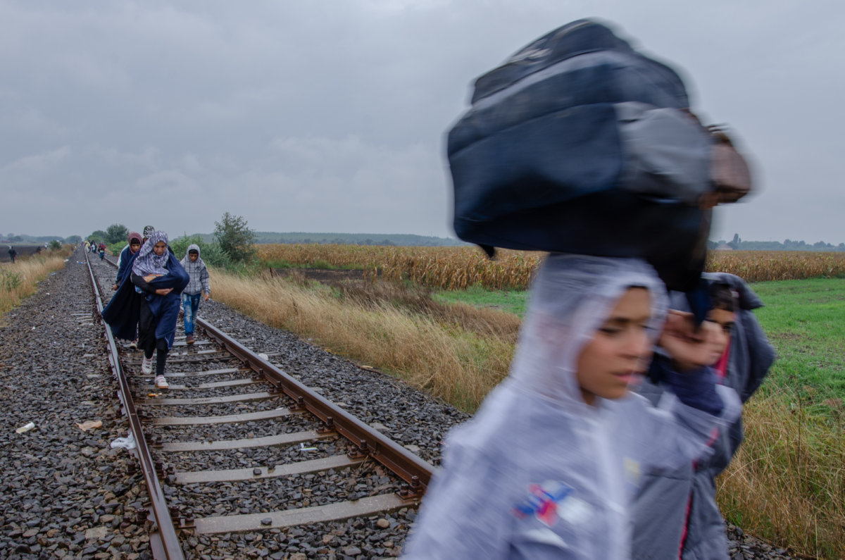 Fading Hopes: Röszke Refugee Field-camp - Hou Hedayat