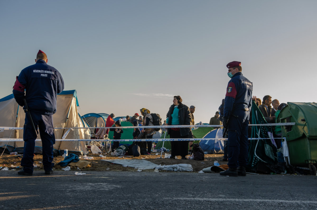 Fading Hopes: Röszke Refugee Field-camp - Hou Hedayat