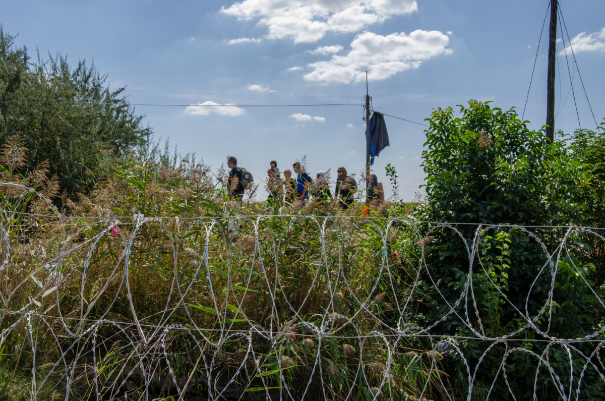 Fading Hopes: Röszke Refugee Field-camp - Hou Hedayat
