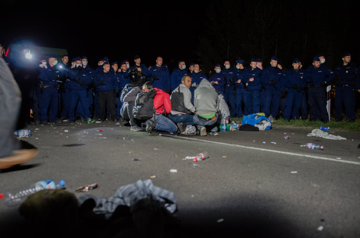 Fading Hopes: Röszke Refugee Field-camp - Hou Hedayat