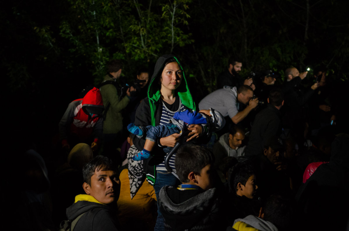 Fading Hopes: Röszke Refugee Field-camp - Hou Hedayat