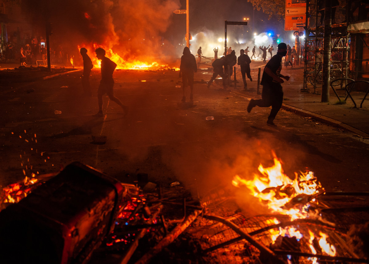 The Constant Defense - Hou Hedayat