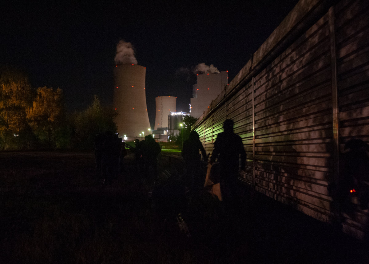 The Constant Defense - Hou Hedayat