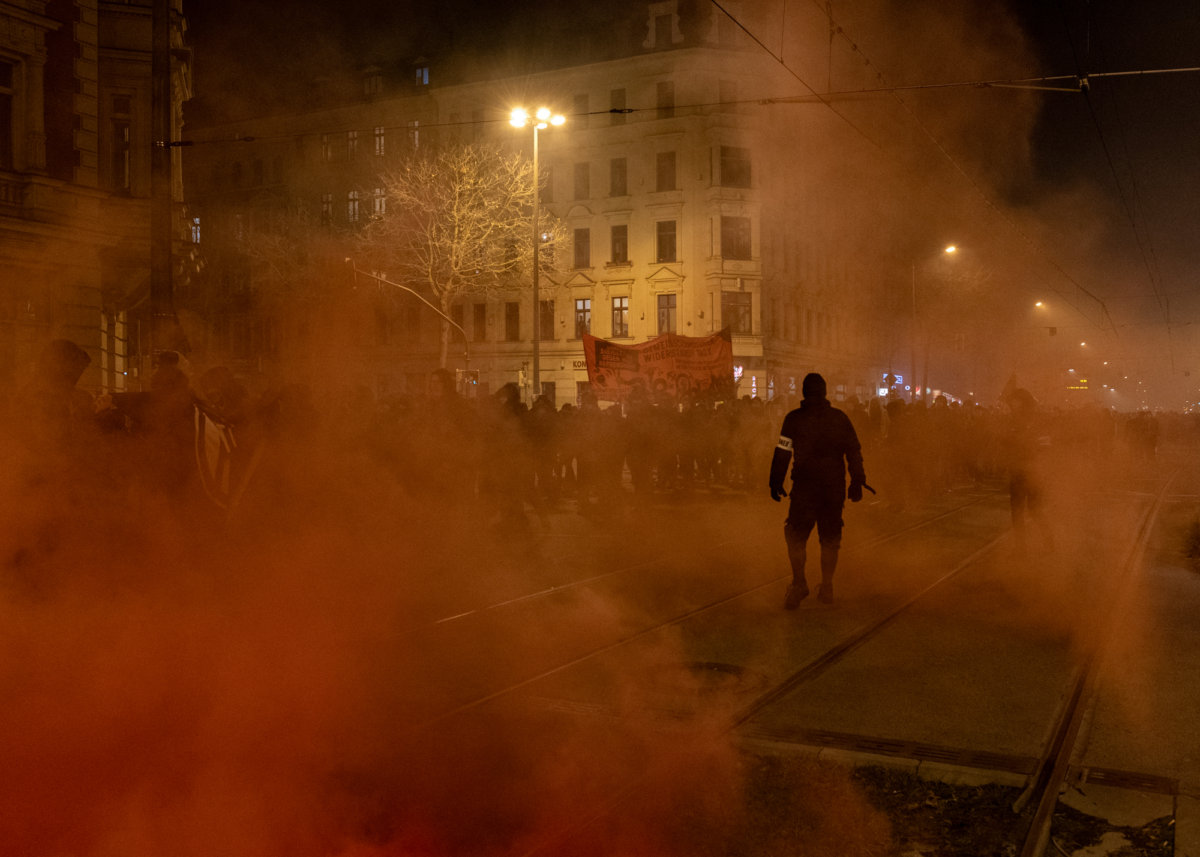 The Constant Defense - Hou Hedayat