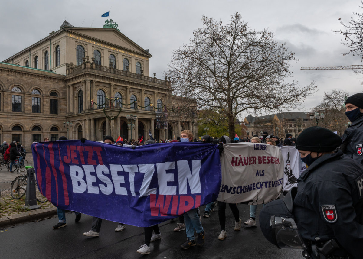 The Constant Defense - Hou Hedayat